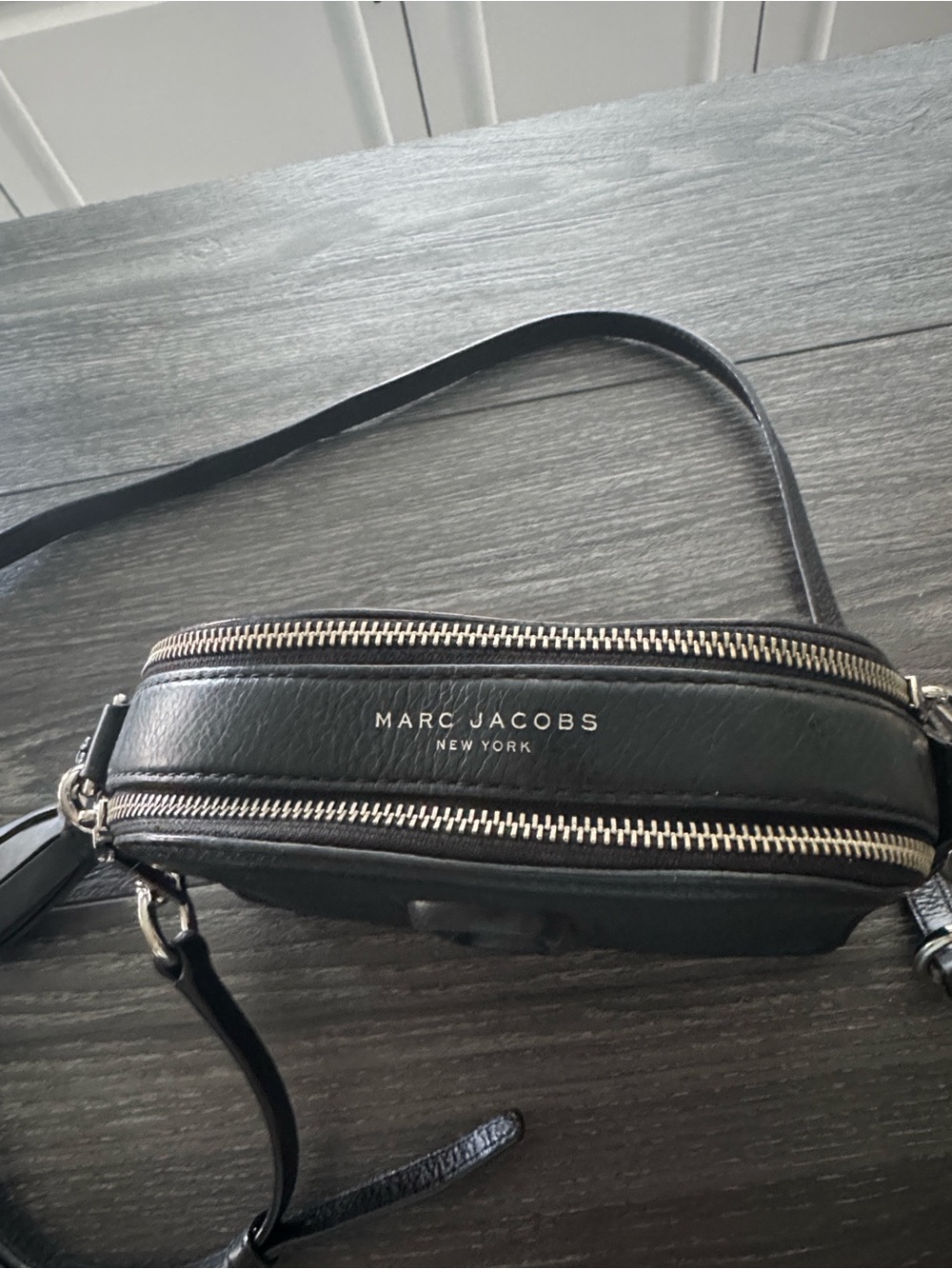 Marc Jacob Black Leather Crossbody Bag with Double-J Accent/with card holder OBO - Picture 2 of 9